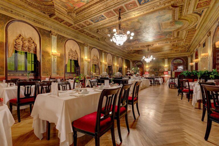 grand-hotel-plaza-roma-1lieu1salle-reunions.jpg