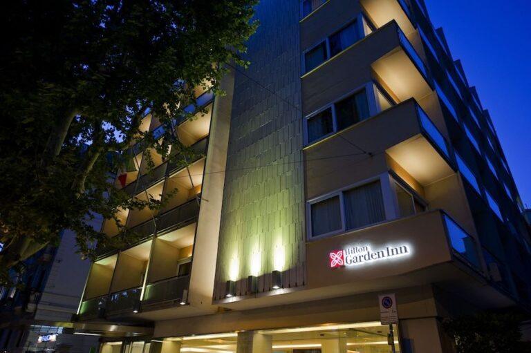 hilton-garden-inn-rome-claridge-1lieu1salle-meetings.jpg