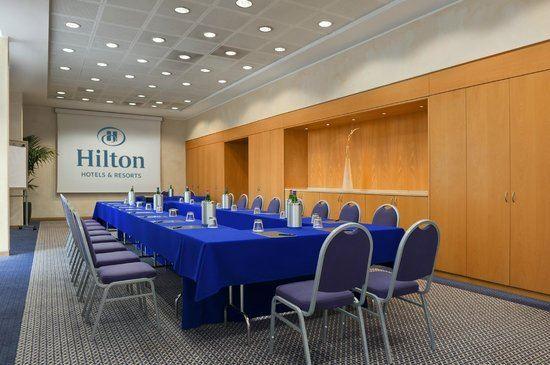 hilton-rome-airport-1lieu1salle-convention.jpg