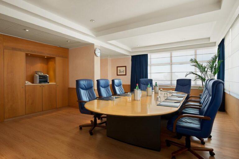 hilton-rome-airport-1lieu1salle-meetings.jpg