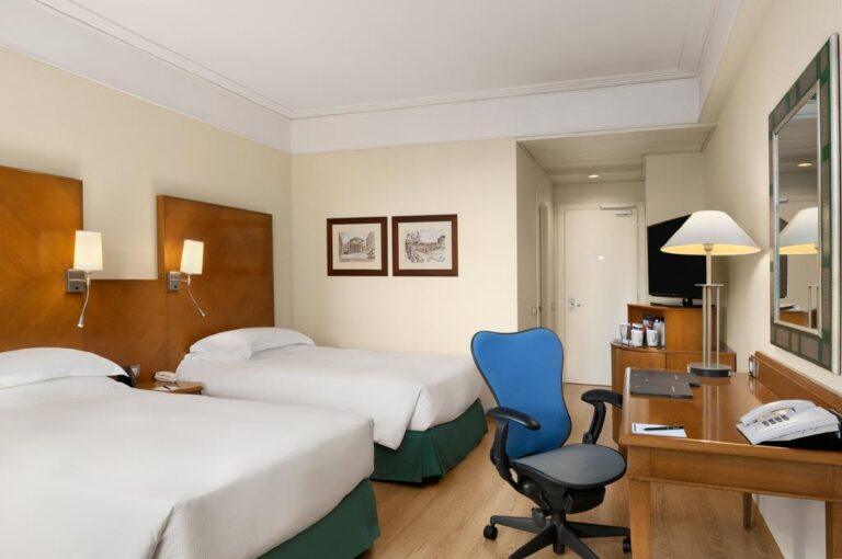 hilton-rome-airport-1lieu1salle-reunions.jpg