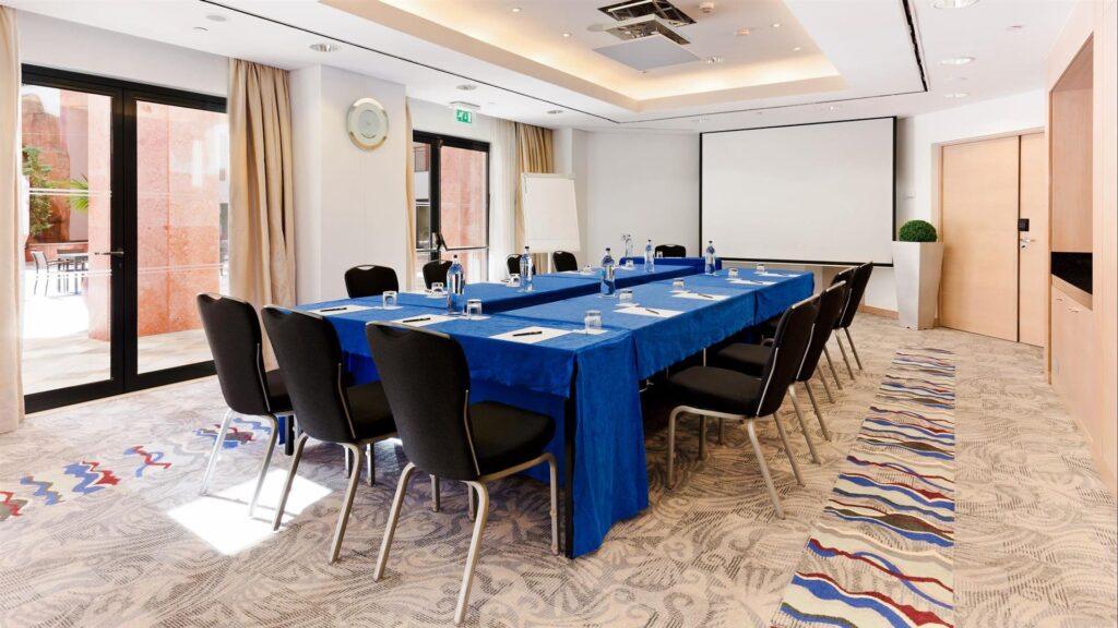 hilton-vilamoura-cascatas-1lieu1salle-convention.jpg