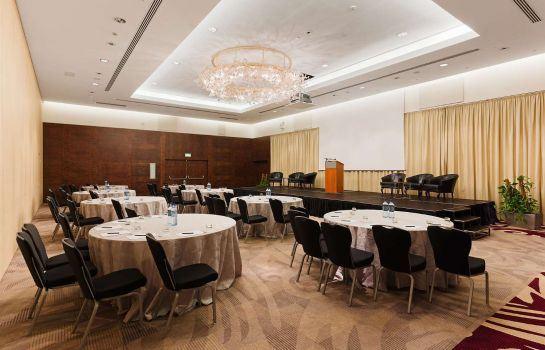 hilton-vilamoura-cascatas-1lieu1salle-conventions.jpg