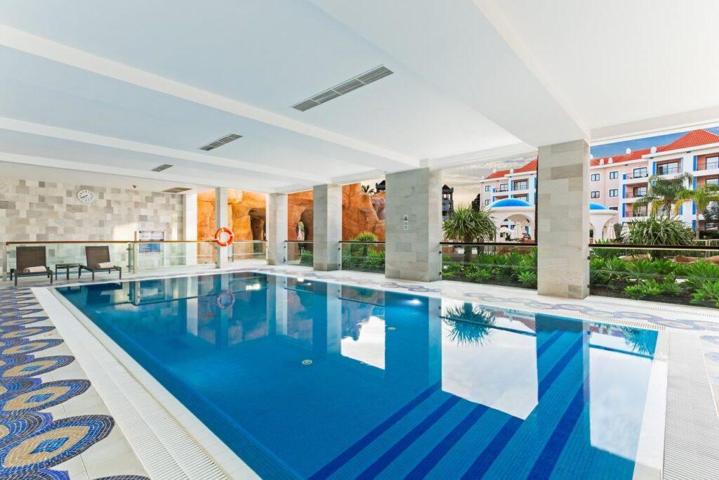 hilton-vilamoura-cascatas-1lieu1salle-meeting.jpg