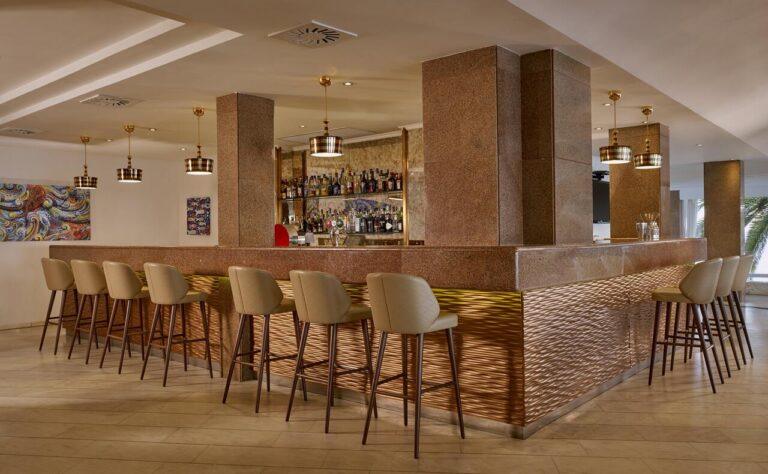 holiday-inn-algarve-armacao-pera-1lieu1salle-conference.jpg