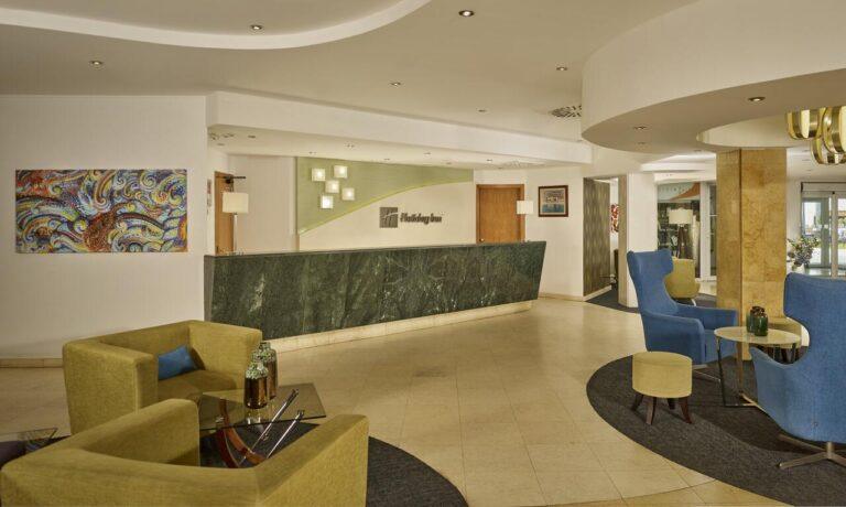 holiday-inn-algarve-armacao-pera-1lieu1salle-seminaires.jpg