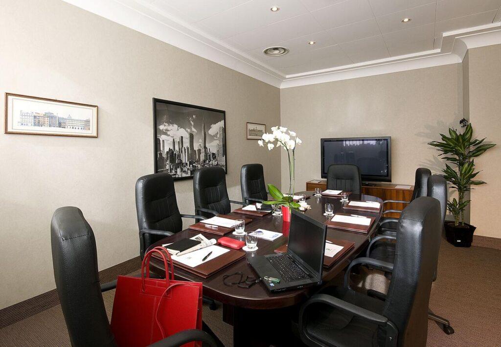 holiday-inn-rome-eur-parco-dei-medici-1lieu1salle-seminaires.jpg