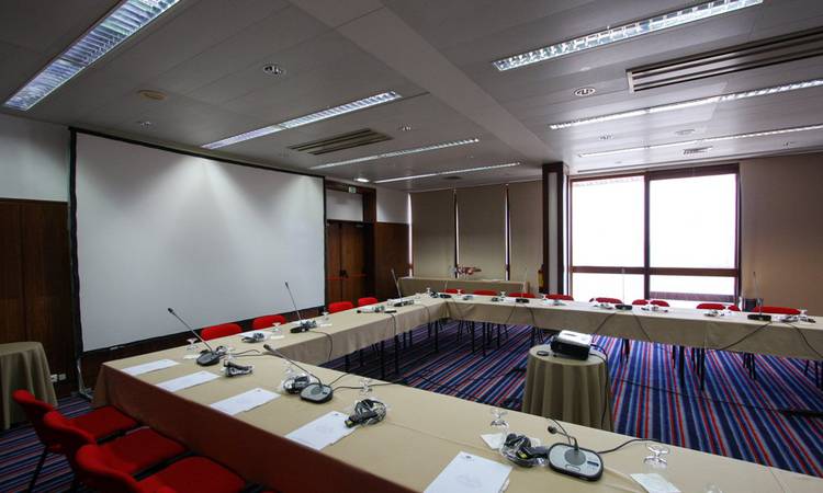 hotel-do-mar-sesimbra-1lieu1salle-conference.jpg