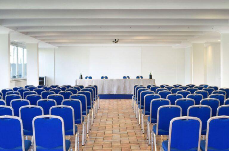 hotel-isola-sacra-1lieu1salle-meetings.jpg