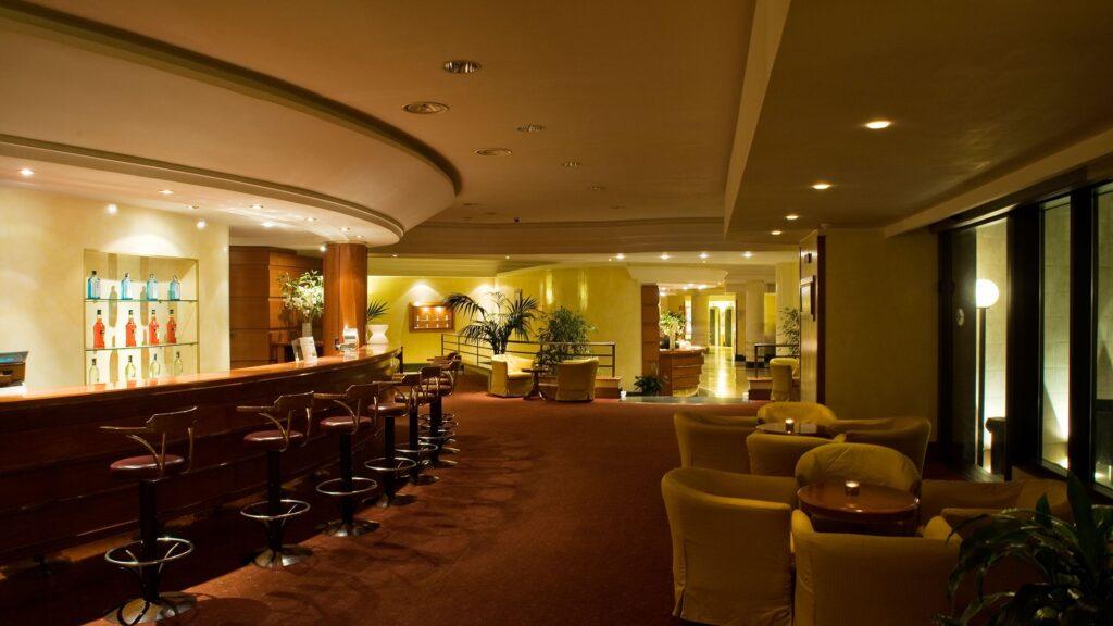 hotel-rome-aurelia-antica-1lieu1salle-meeting.jpg