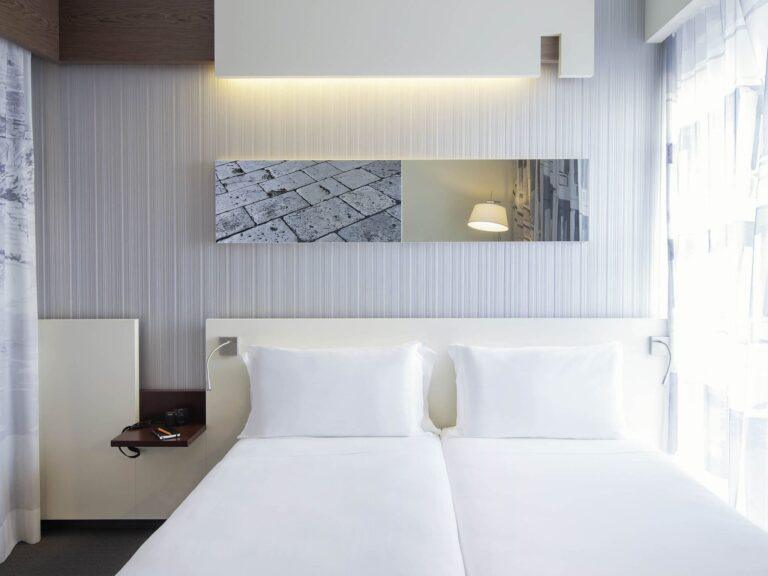 http://www.accorhotels.com/9301