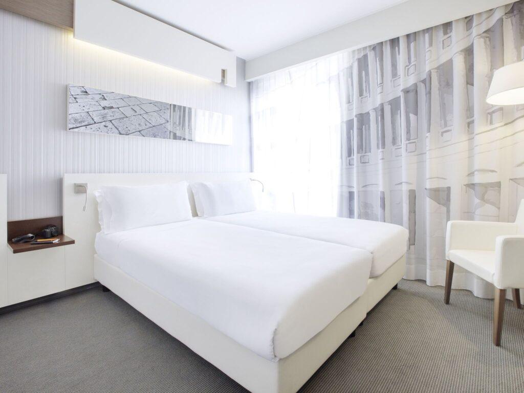 SUPERIOR ROOM TWIN BEDS