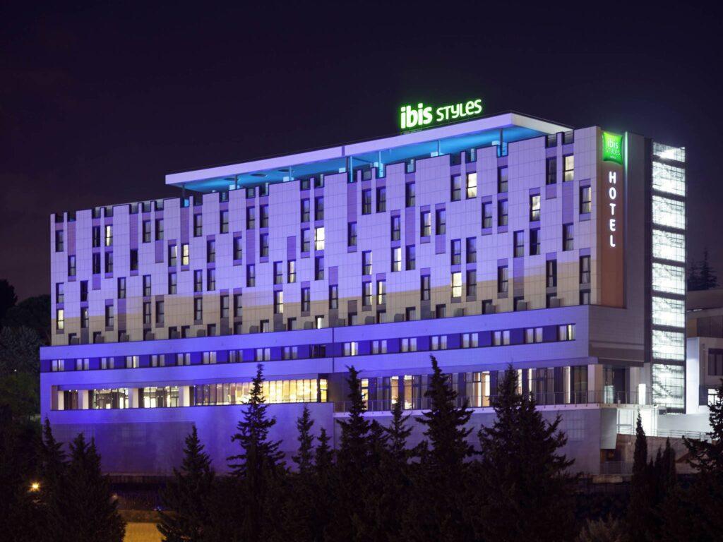 http://www.accorhotels.com/9301