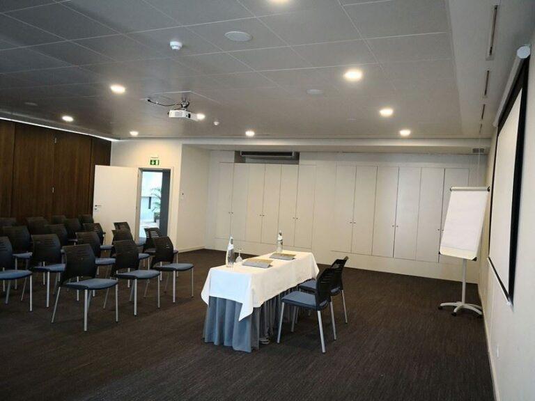 maria-nova-lounge-hotel-1lieu1salle-conferences.jpg
