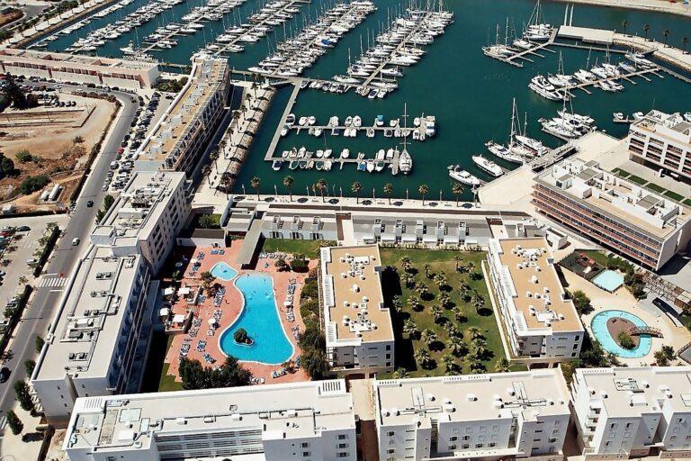 marina-club-lagos-resort-1lieu1salle-seminaires.jpg