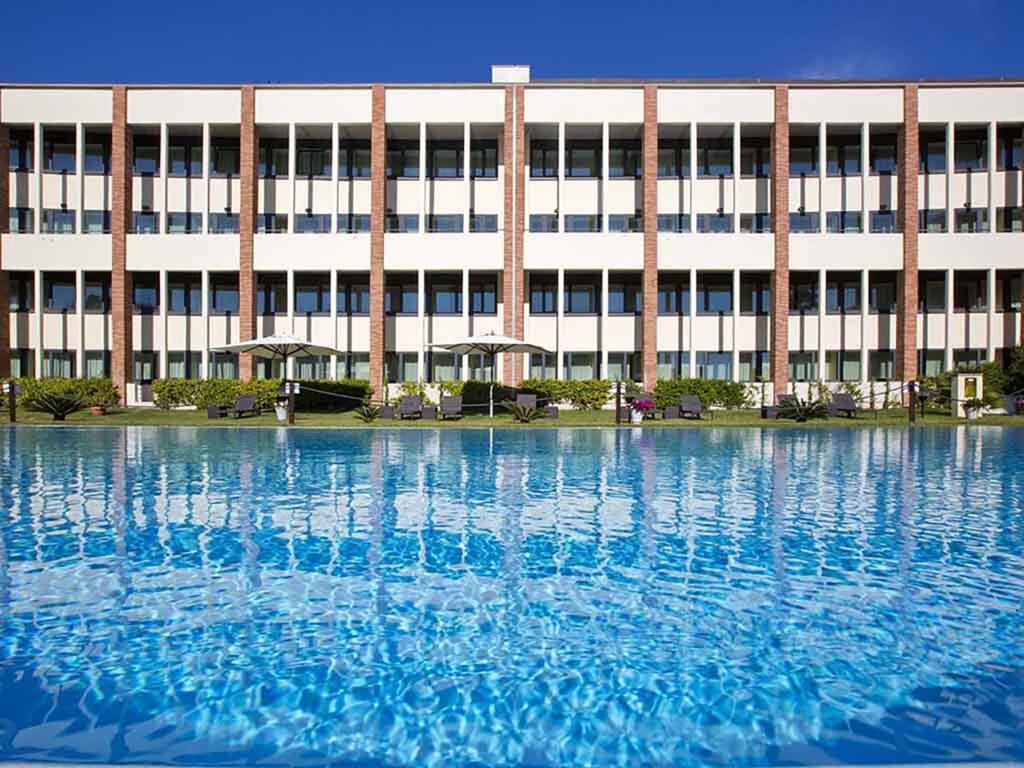 ? Leonardo Da Vinci Rome Airport Hotel (New Opening) ?