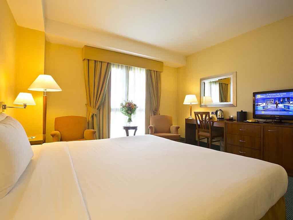 http://www.accorhotels.com/9300