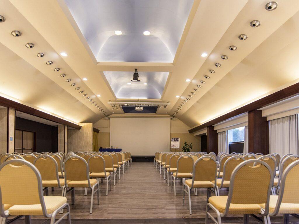 https://www.accorhotels.com/8516