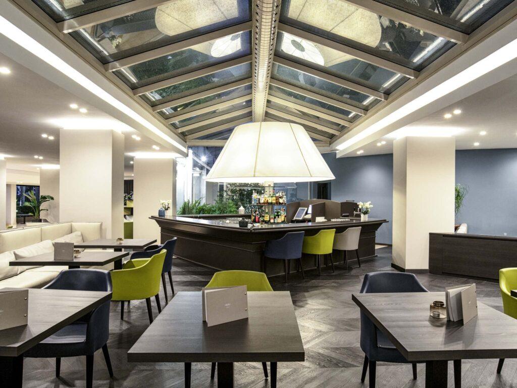 https://www.accorhotels.com/8516