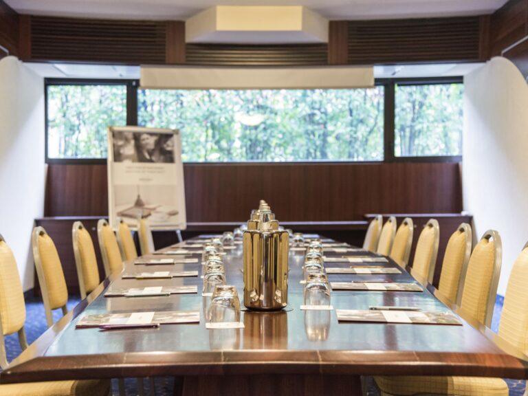 https://www.accorhotels.com/8516