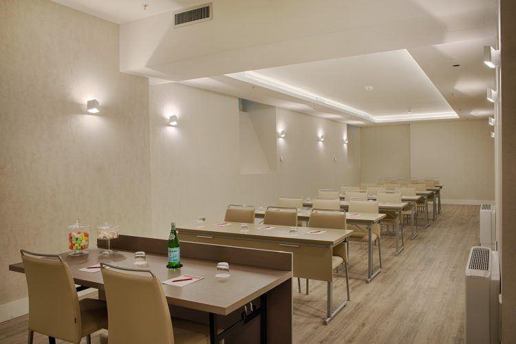 nh-collection-roma-palazzo-cinquecento-1lieu1salle-meeting.jpg