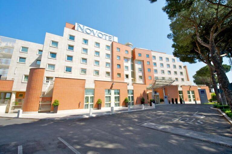novotel-roma-est-1lieu1salle-congres.jpg