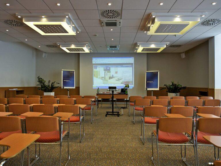 https://www.accorhotels.com/3303