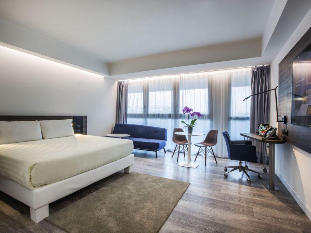 https://www.accorhotels.com/9299