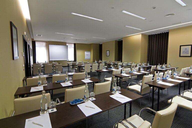 sana-silver-coast-1lieu1salle-conference.jpg