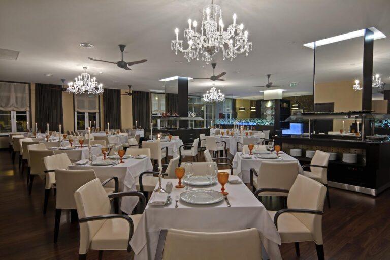 sana-silver-coast-1lieu1salle-meeting.jpg