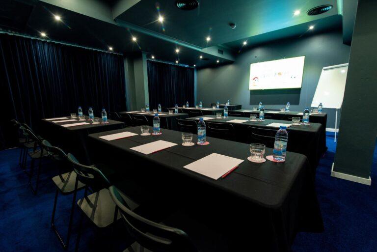 the-magnolia-hotel-1lieu1salle-conference.jpg
