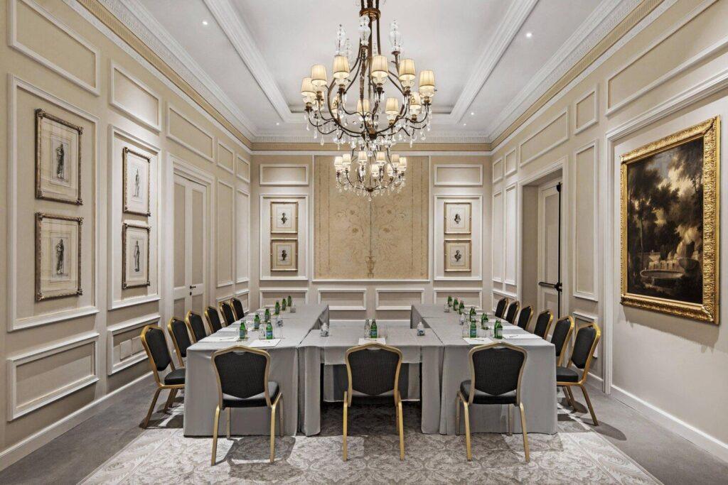 the-st-regis-rome-1lieu1salle-conferences.jpg