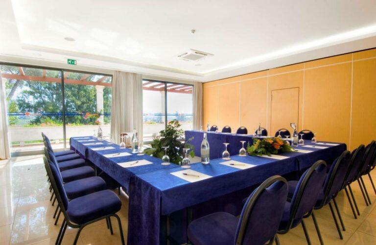 tulip-inn-estarreja-1lieu1salle-meetings.jpg