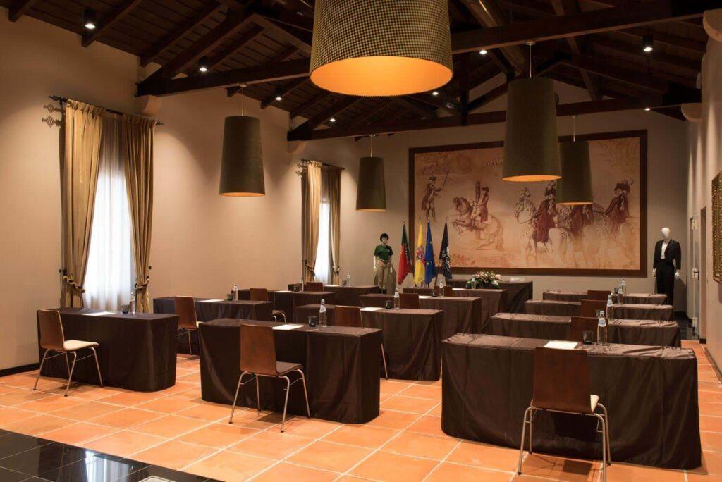 vila-gale-alter-real-1lieu1salle-conventions.jpg