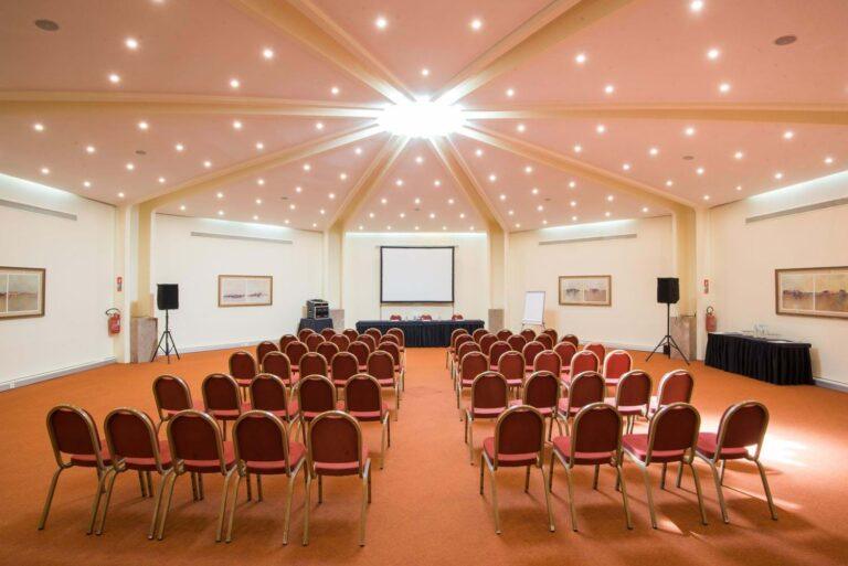 vila-gale-ampalius-1lieu1salle-conferences.jpg