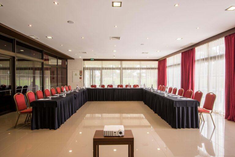 vila-gale-cascais-1lieu1salle-conference.jpg