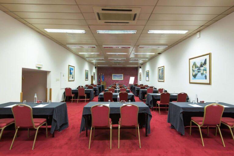 vila-gale-estoril-1lieu1salle-conferences.jpg