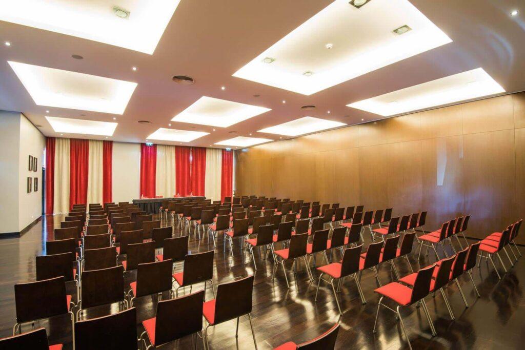 vila-gale-lagos-1lieu1salle-conferences.jpg