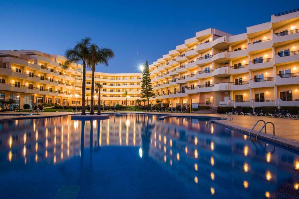 vila-gale-nautico-1lieu1salle-evenements.jpg