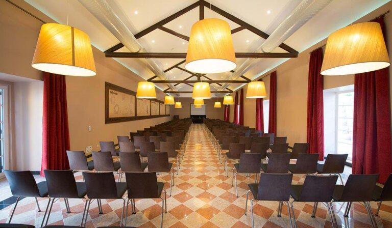 vila-gale-palacio-dos-arcos-1lieu1salle-conferences.jpg