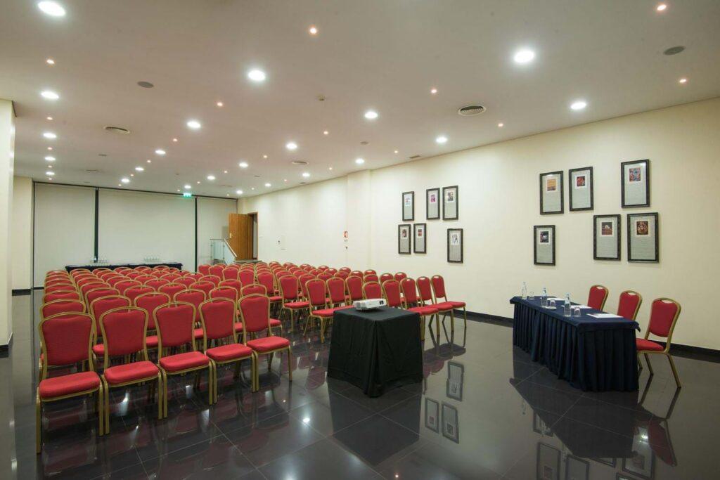 vila-gale-porto-1lieu1salle-conferences.jpg