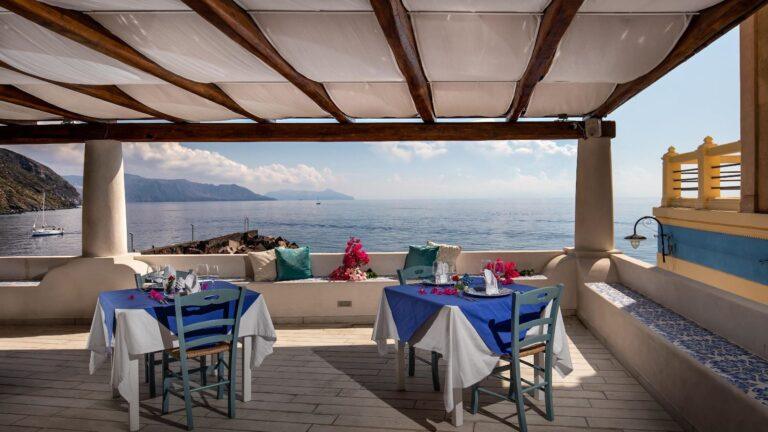 ariana-isole-eolie-1lieu1salle-meeting.jpg