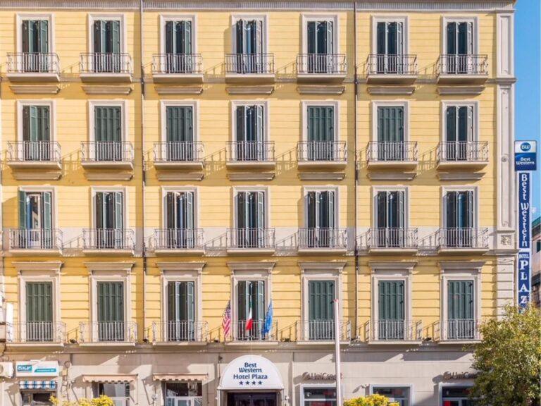 bw-hotel-plaza-naples-1lieu1salle-event.jpg