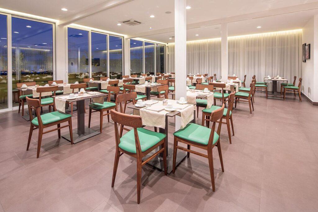 bw-hotel-plaza-naples-1lieu1salle-reunions.jpg