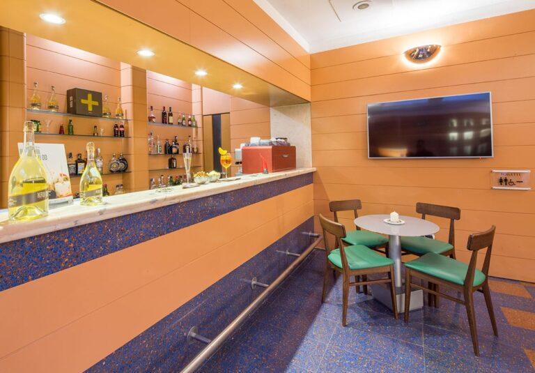 bw-hotel-plaza-naples-1lieu1salle-seminaire.jpg