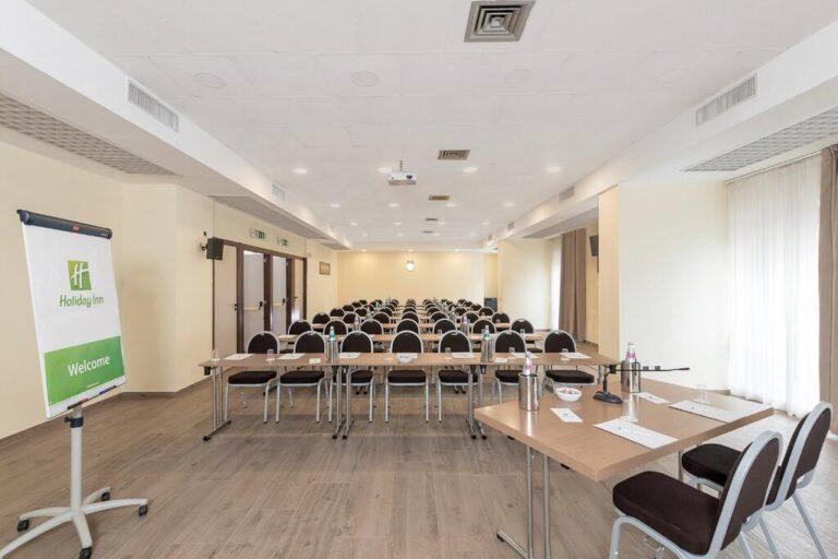 holiday-inn-naples-1lieu1salle-meetings.jpg