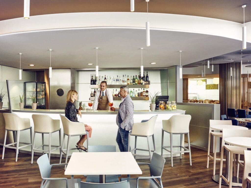 bar