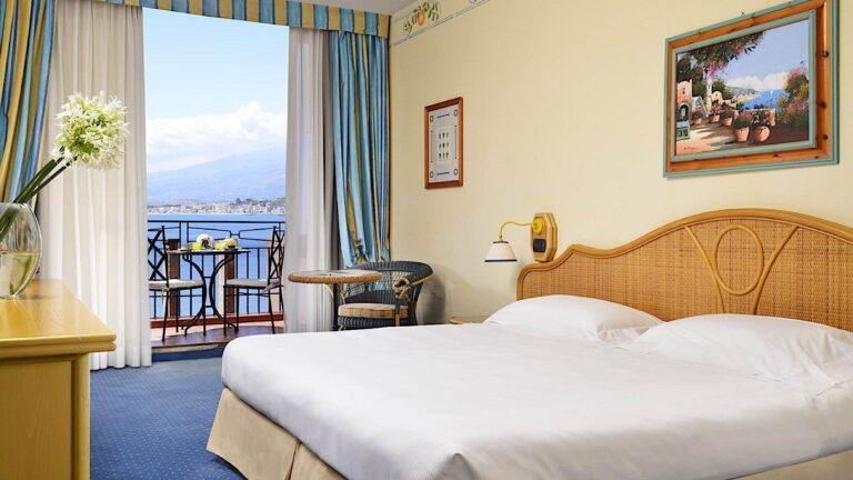unahotels-capotaormina-1lieu1salle-evenement.jpg