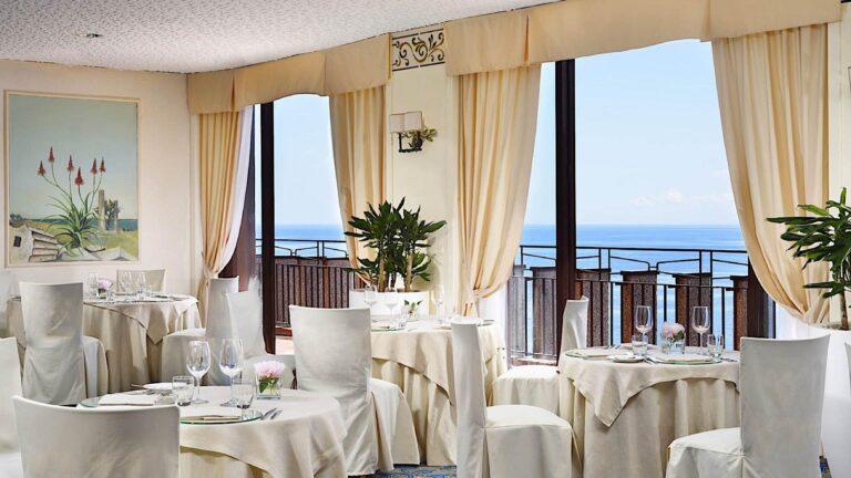 unahotels-capotaormina-1lieu1salle-seminaires.jpg