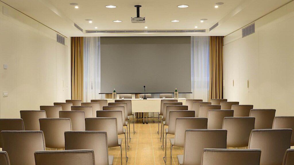 unahotels-century-milano-1lieu1salle-meetings.jpg